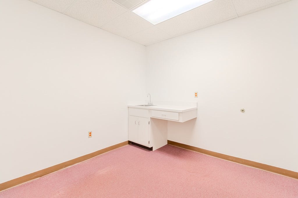 1027 W Main St, Mount Pleasant, PA 15666