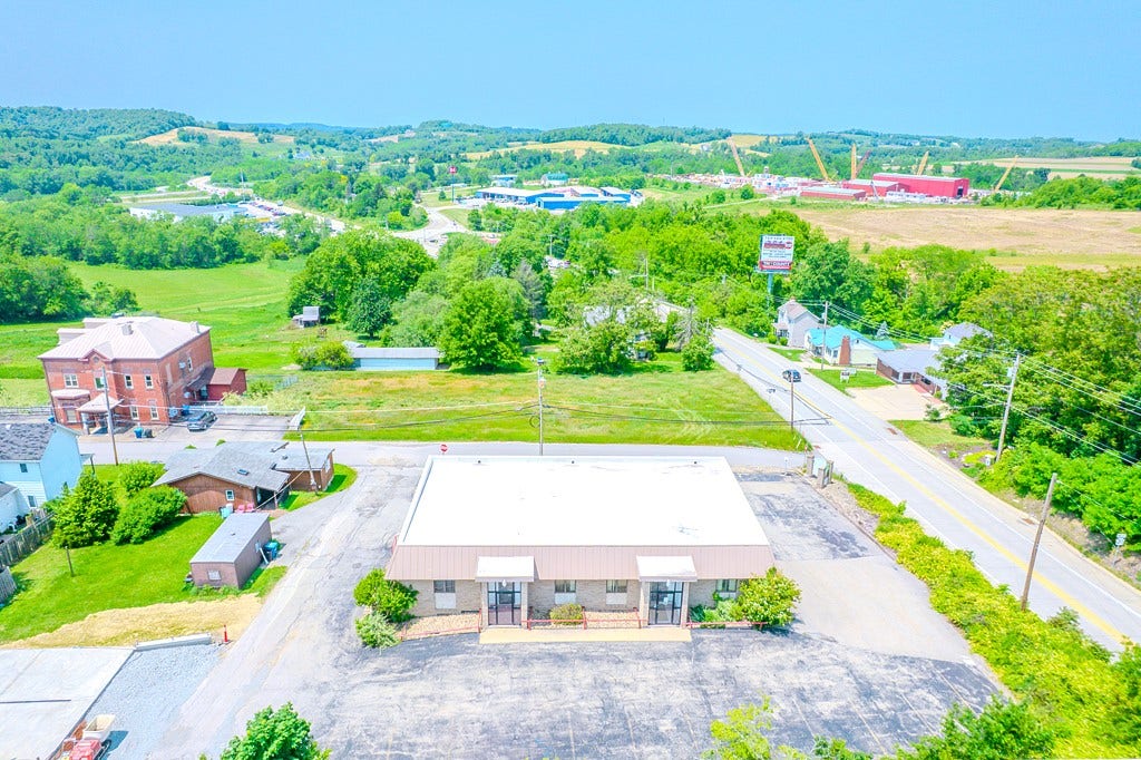 1027 W Main St, Mount Pleasant, PA 15666