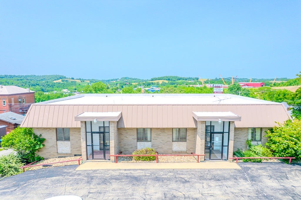 1027 W Main St, Mount Pleasant, PA 15666