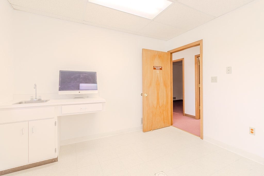 1027 W Main St, Mount Pleasant, PA 15666