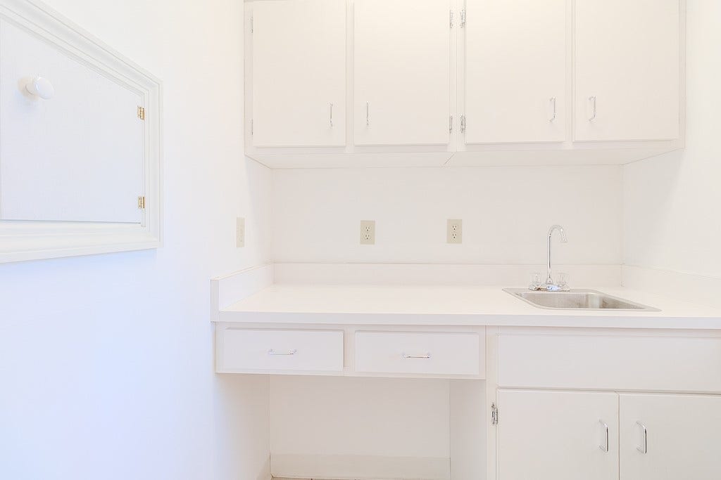 1027 W Main St, Mount Pleasant, PA 15666