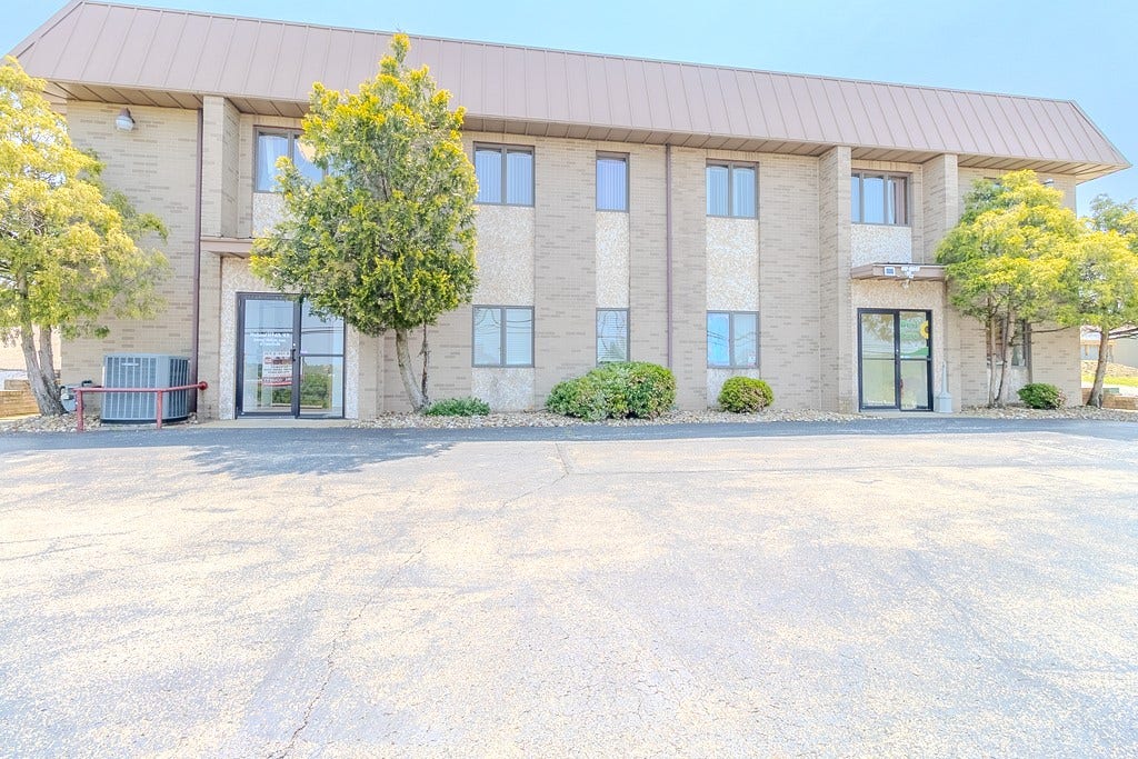 1027 W Main St, Mount Pleasant, PA 15666