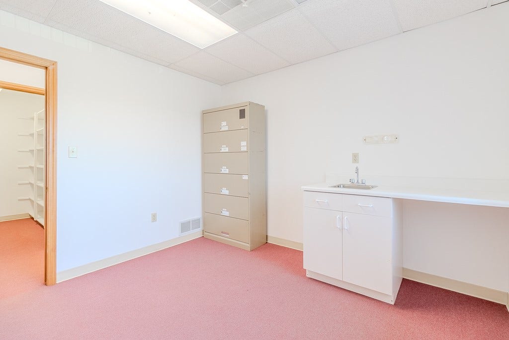 1027 W Main St, Mount Pleasant, PA 15666