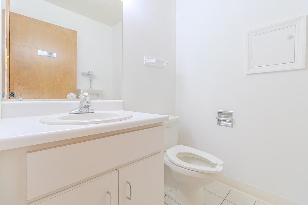 1027 W Main St, Mount Pleasant, PA 15666