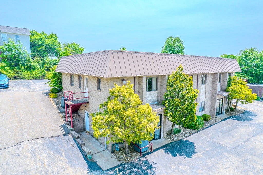 1027 W Main St, Mount Pleasant, PA 15666