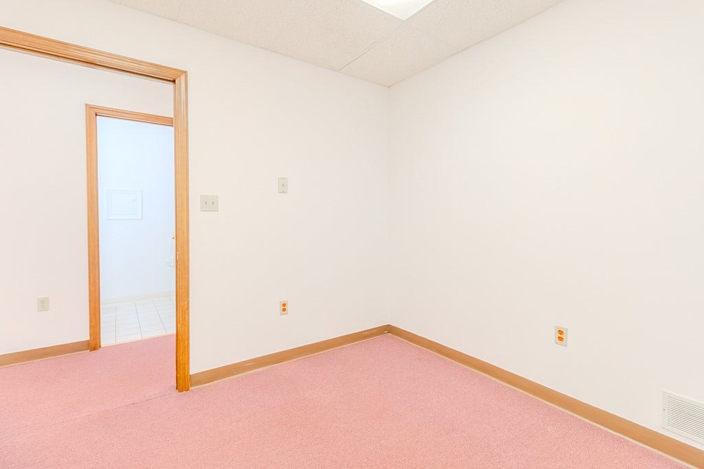 1027 W Main St, Mount Pleasant, PA 15666
