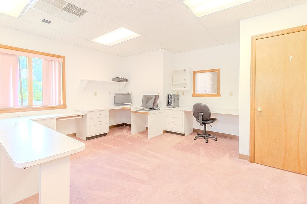 1027 W Main St, Mount Pleasant, PA 15666