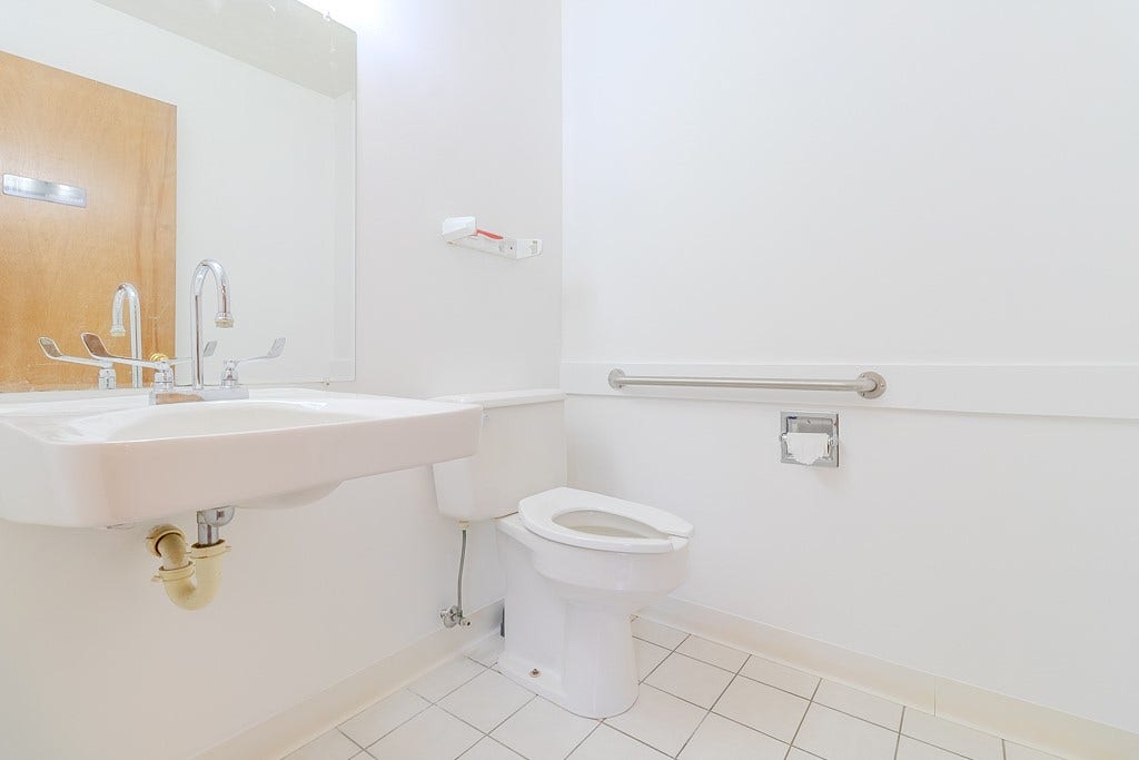 1027 W Main St, Mount Pleasant, PA 15666