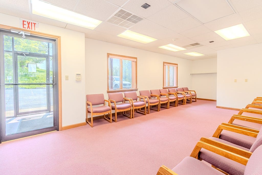 1027 W Main St, Mount Pleasant, PA 15666