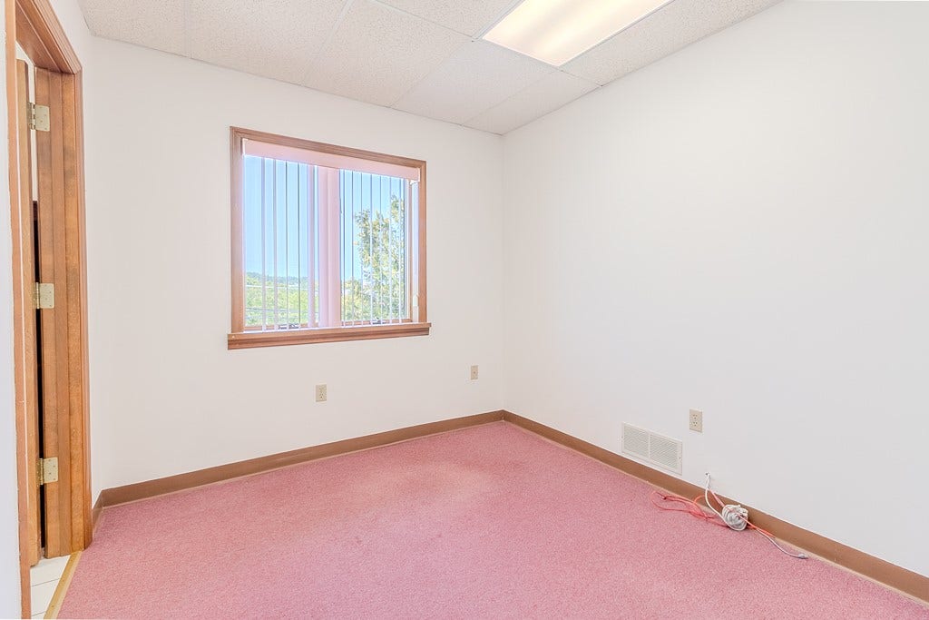 1027 W Main St, Mount Pleasant, PA 15666