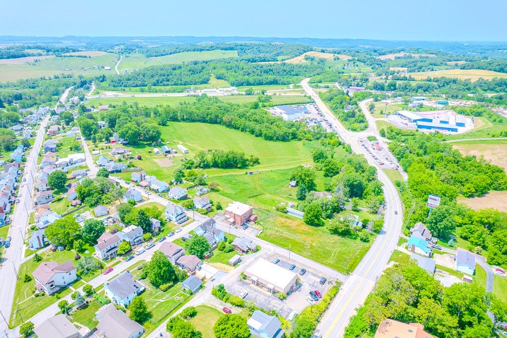 1027 W Main St, Mount Pleasant, PA 15666