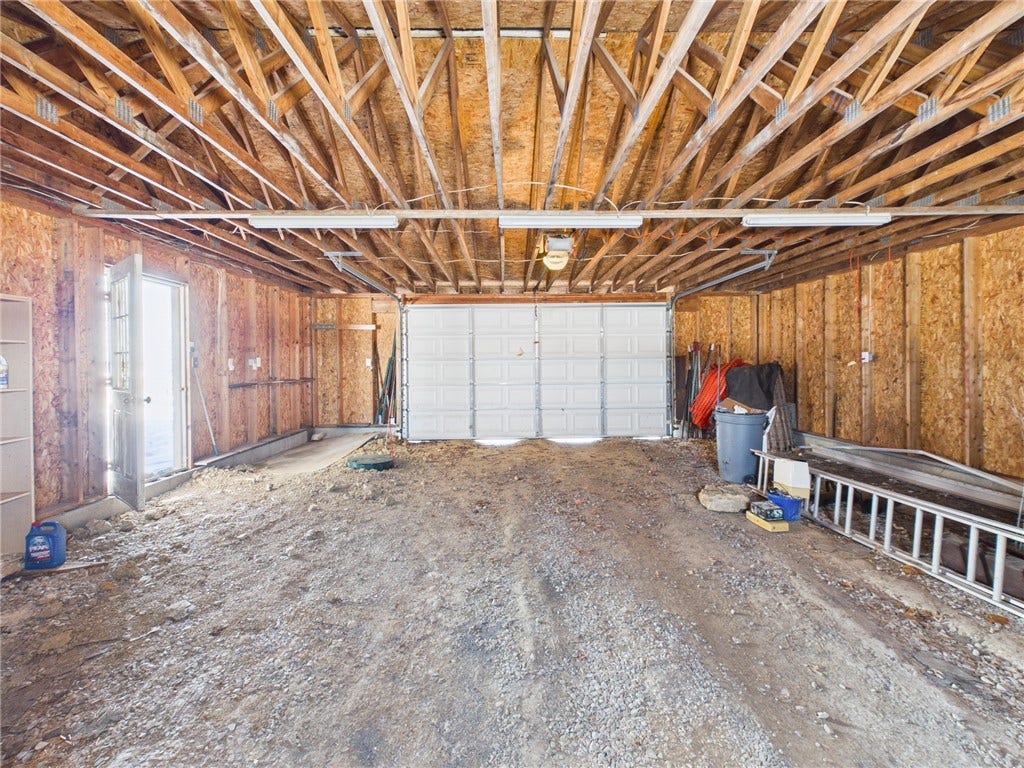 4 Malone Ridge Rd, Washington, PA 15301