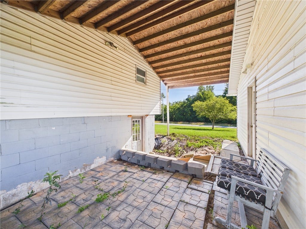 4 Malone Ridge Rd, Washington, PA 15301