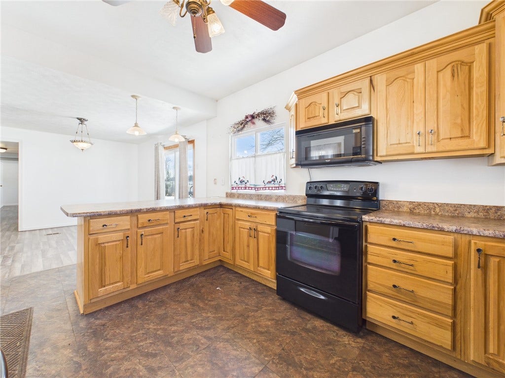 4 Malone Ridge Rd, Washington, PA 15301