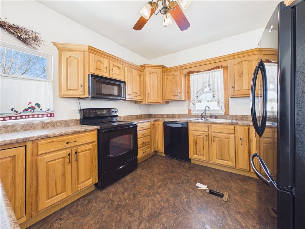 4 Malone Ridge Rd, Washington, PA 15301