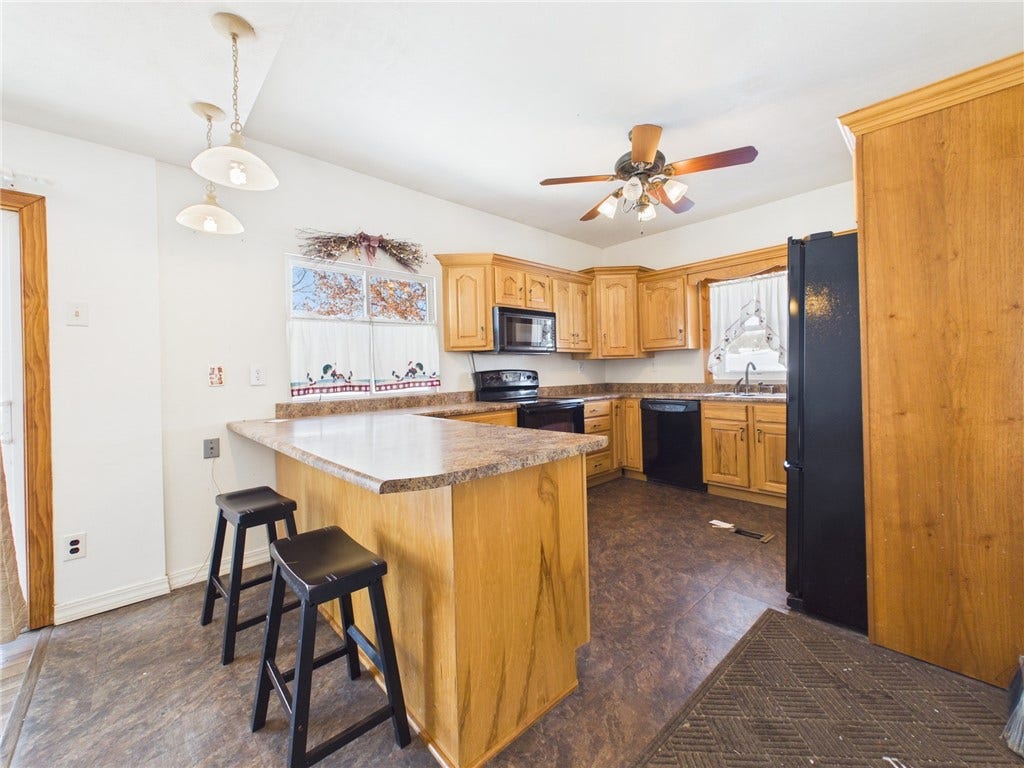 4 Malone Ridge Rd, Washington, PA 15301