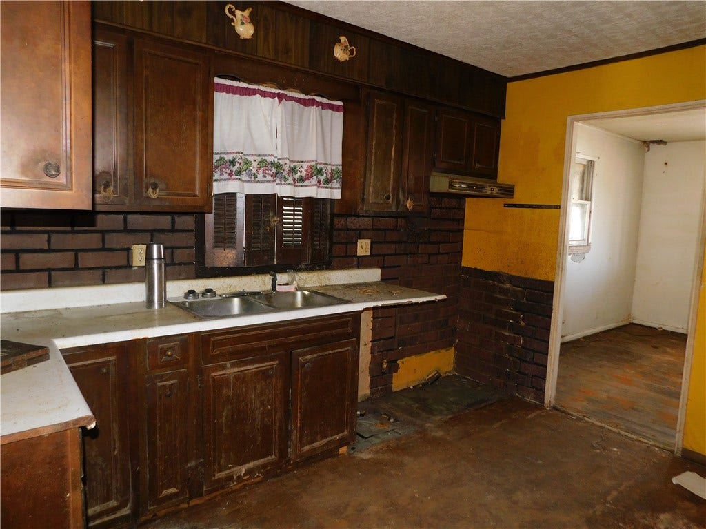 120 Bailey Avenue, Uniontown, PA 15401