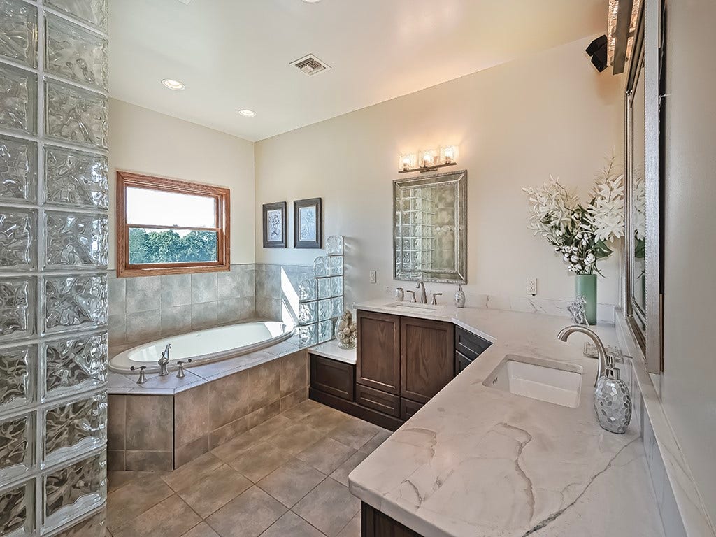 166 McKay Rd, Saxonburg, PA 16056