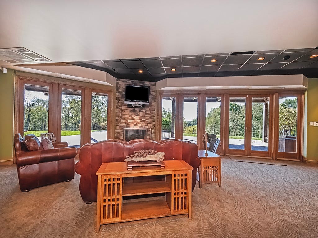 166 McKay Rd, Saxonburg, PA 16056