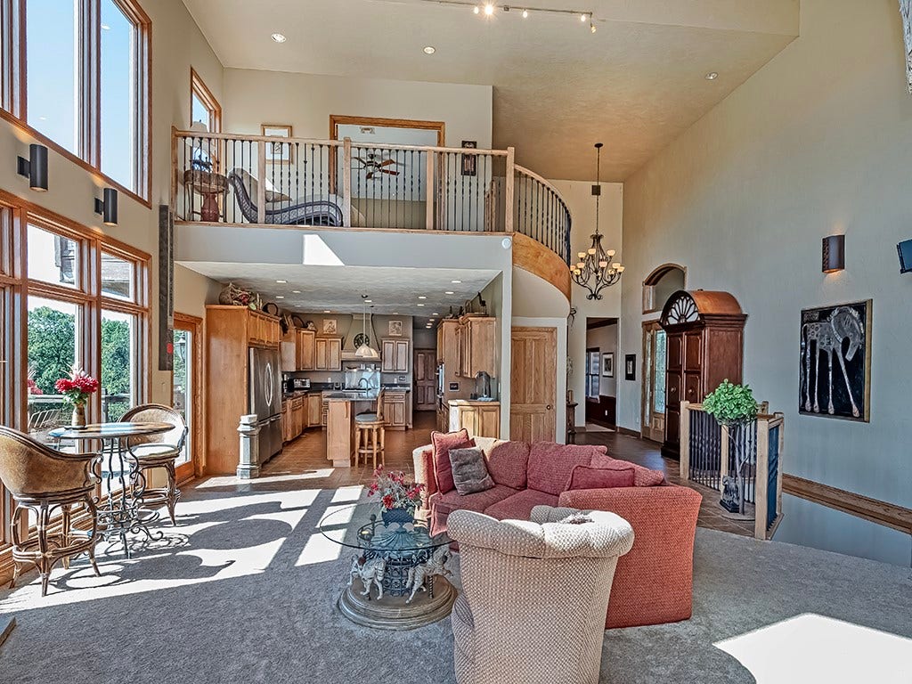 166 McKay Rd, Saxonburg, PA 16056