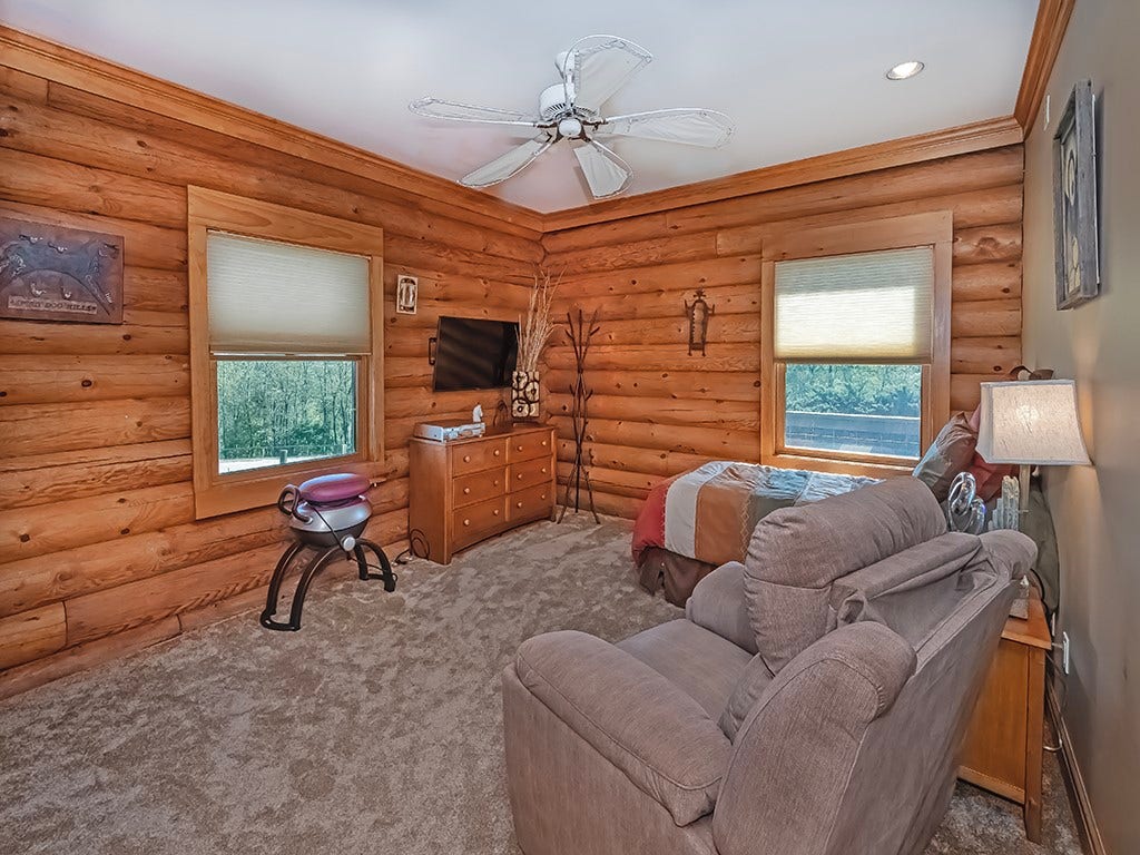 166 McKay Rd, Saxonburg, PA 16056
