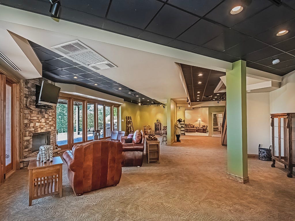 166 McKay Rd, Saxonburg, PA 16056