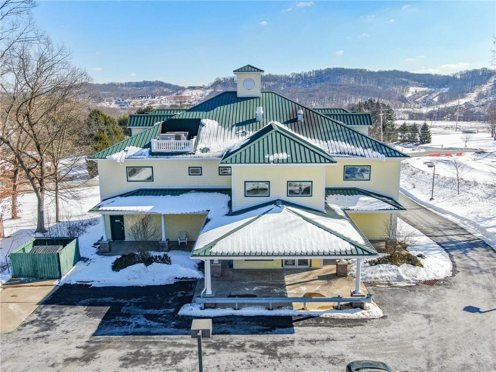 518 Myoma Rd, Mars, PA 16046