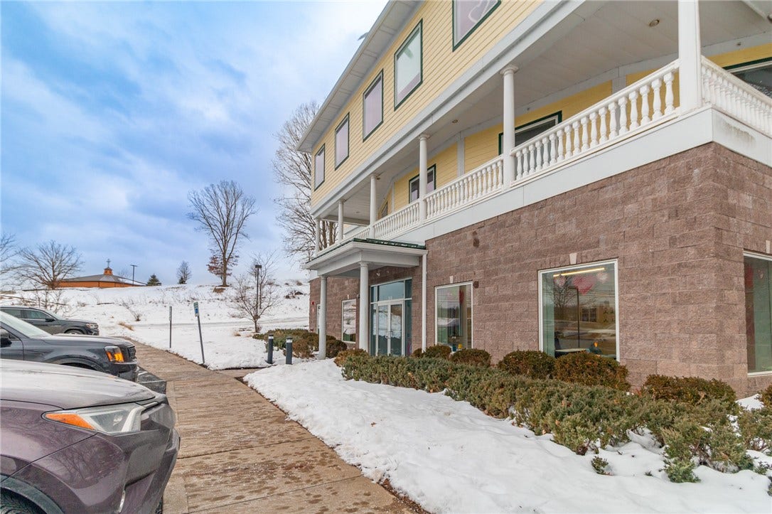 518 Myoma Rd, Mars, PA 16046