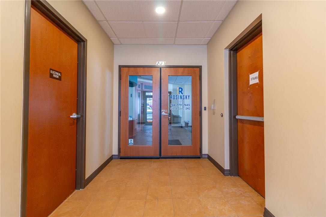 518 Myoma Rd, Mars, PA 16046