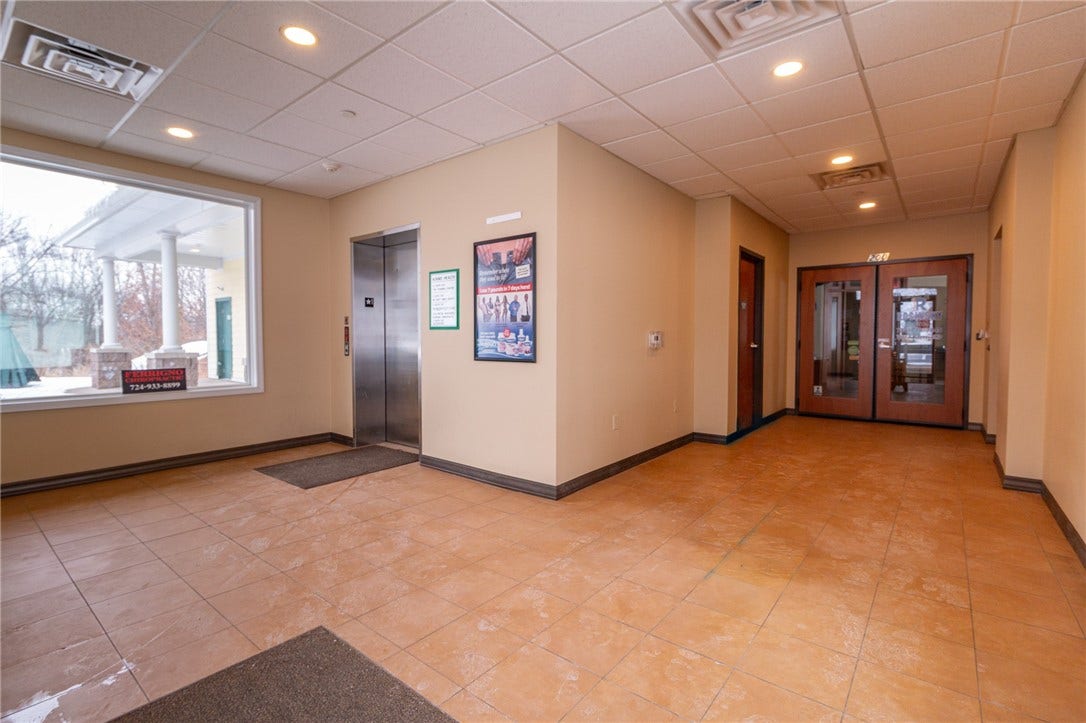 518 Myoma Rd, Mars, PA 16046