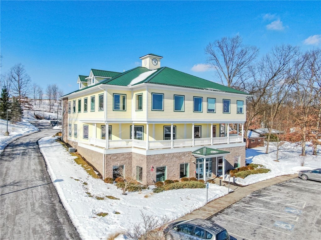 518 Myoma Rd, Mars, PA 16046
