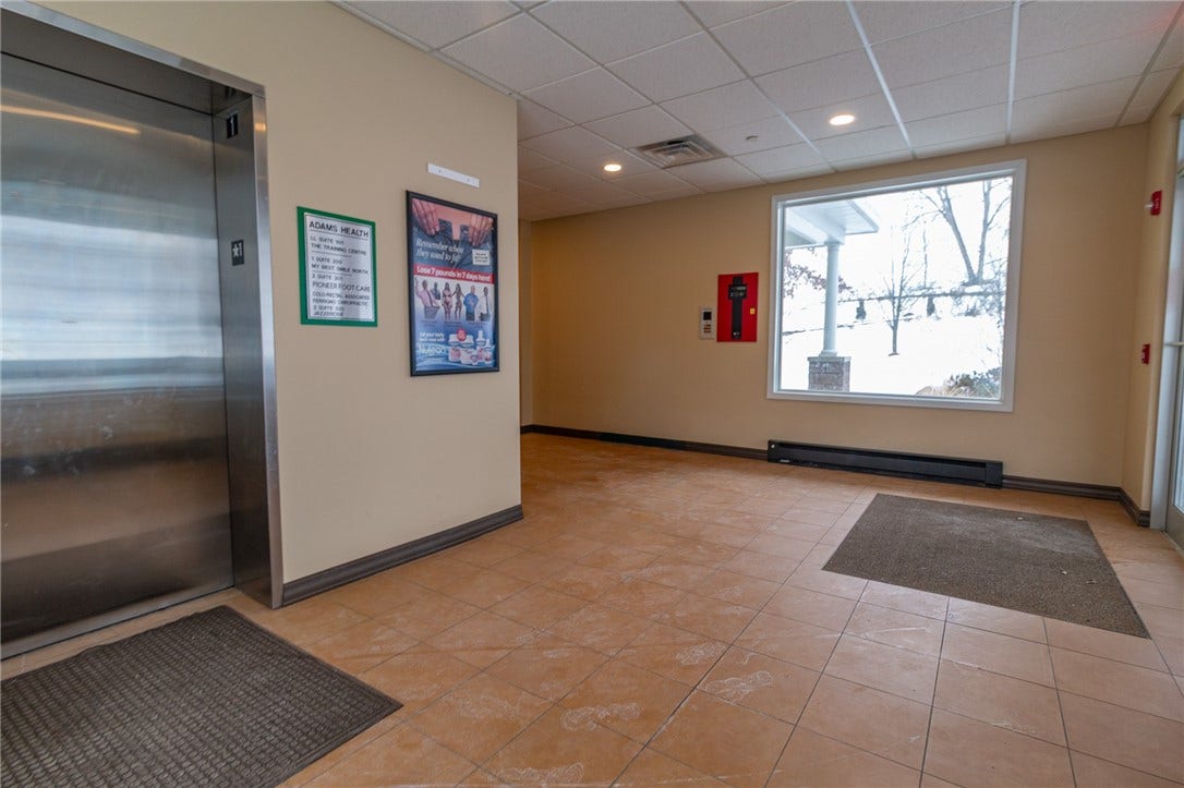 518 Myoma Rd, Mars, PA 16046
