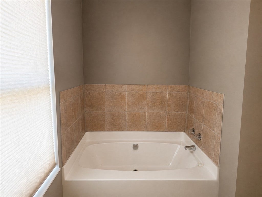 401 Lexington Dr, Greensburg, PA 15601