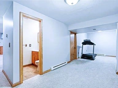 401 Lexington Dr, Greensburg, PA 15601