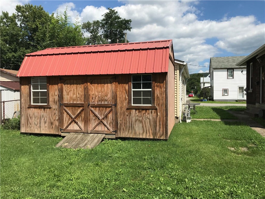 1404 Aetna St, Connellsville, PA 15425