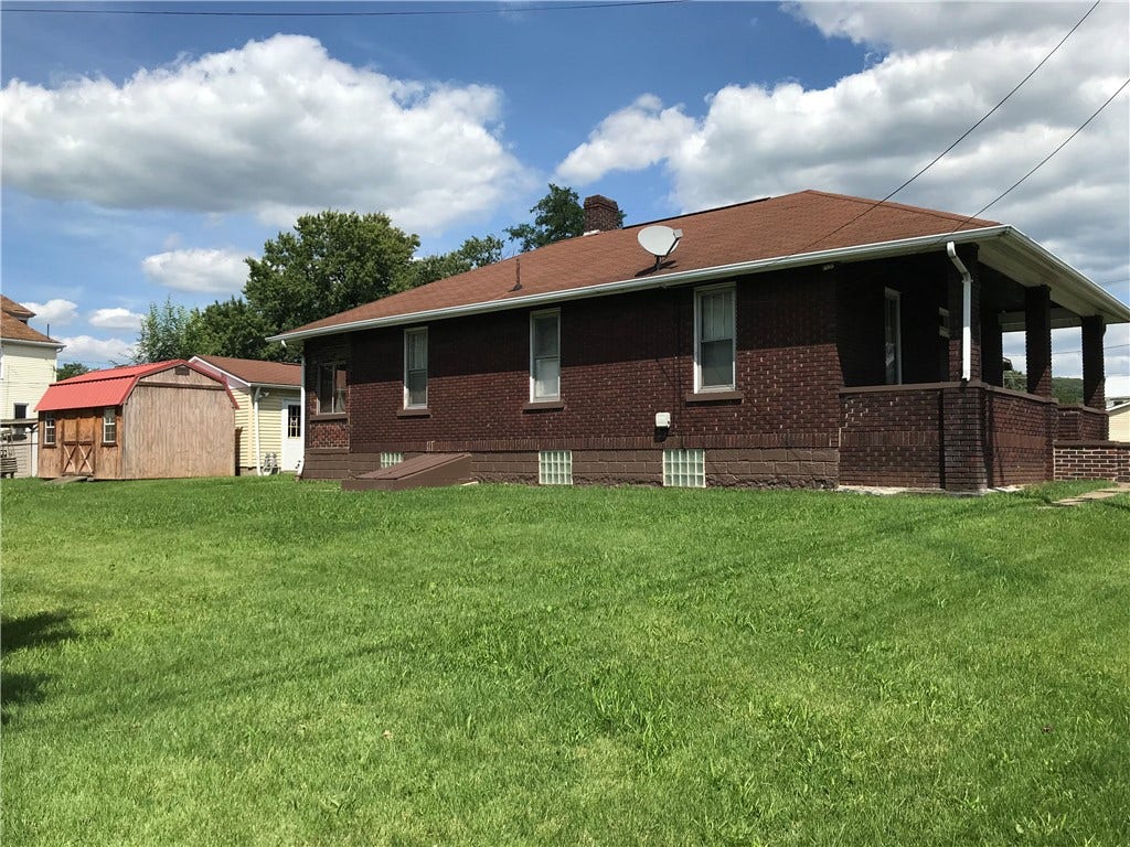 1404 Aetna St, Connellsville, PA 15425