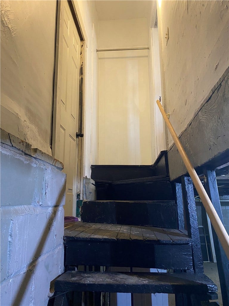 614 Howard St, Brownsville, PA 15417