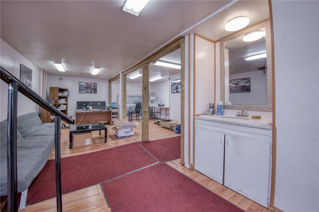 1080 3rd St, North Versailles, PA 15137