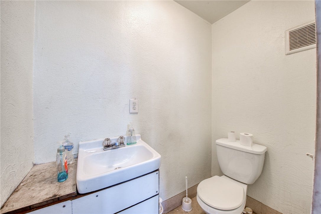 1080 3rd St, North Versailles, PA 15137