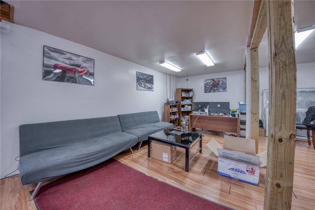 1080 3rd St, North Versailles, PA 15137