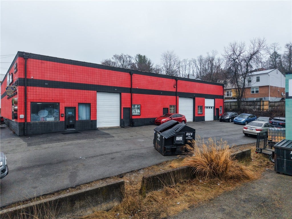 1080 3rd St, North Versailles, PA 15137