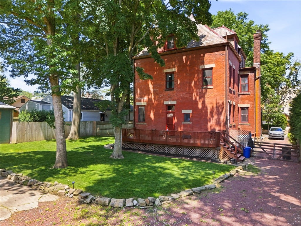 4916 Wallingford St, Pittsburgh, PA 15213