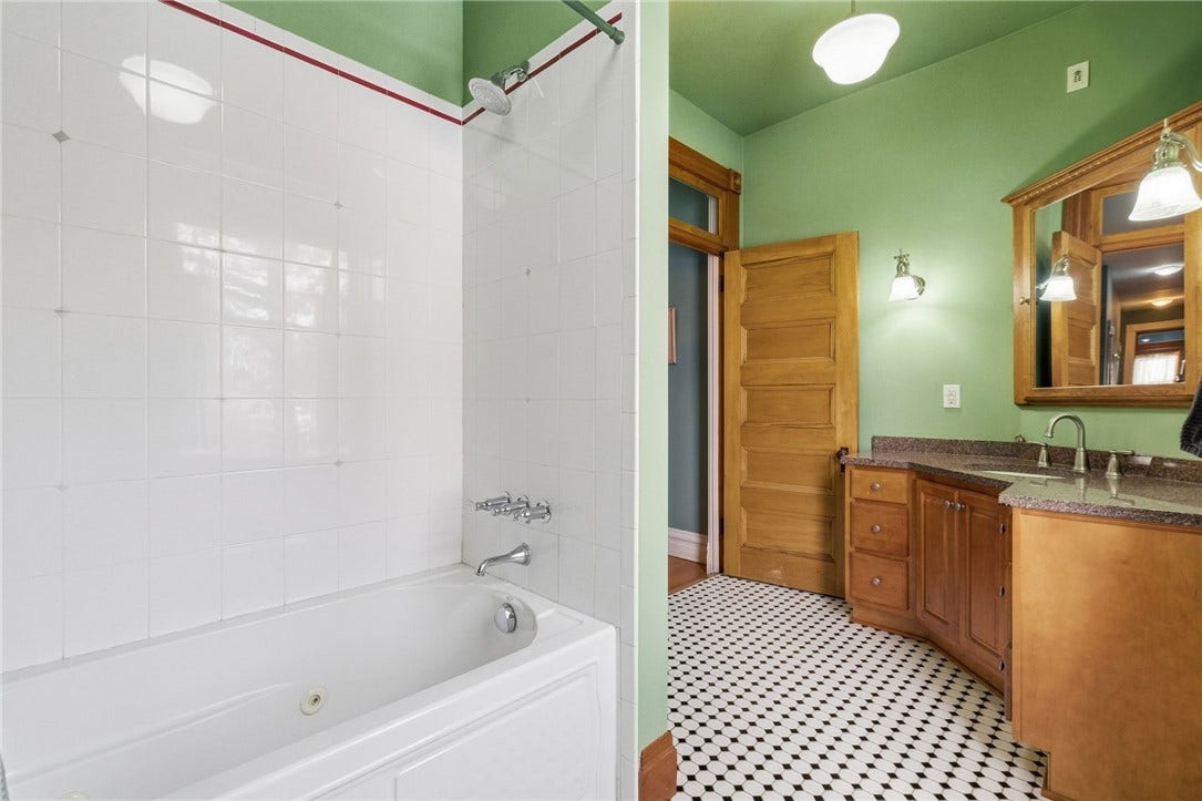 4916 Wallingford St, Pittsburgh, PA 15213