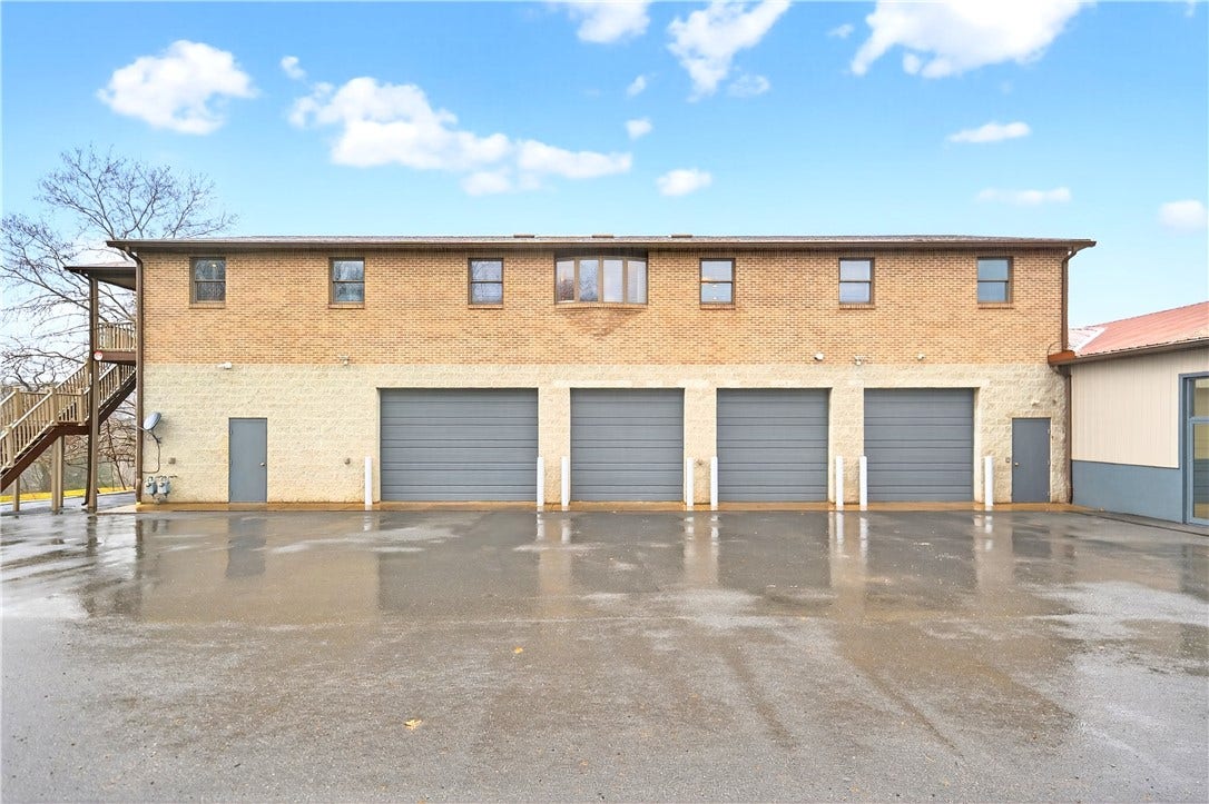 1204 Memorial Blvd, Connellsville, PA 15425