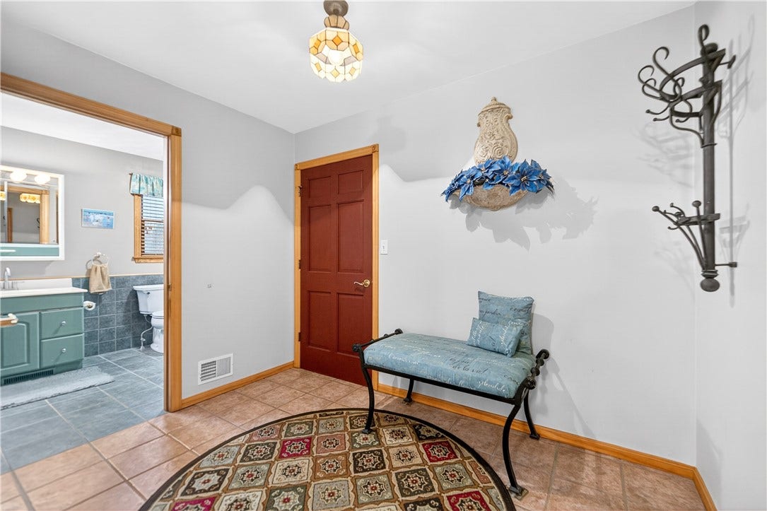 1204 Memorial Blvd, Connellsville, PA 15425