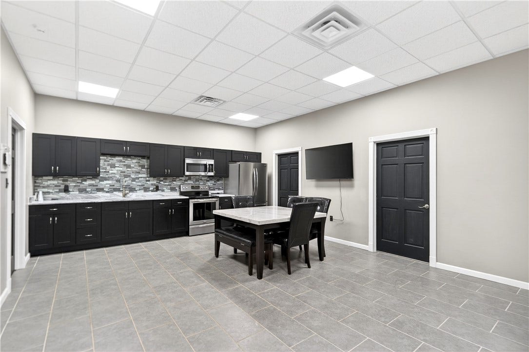 1204 Memorial Blvd, Connellsville, PA 15425