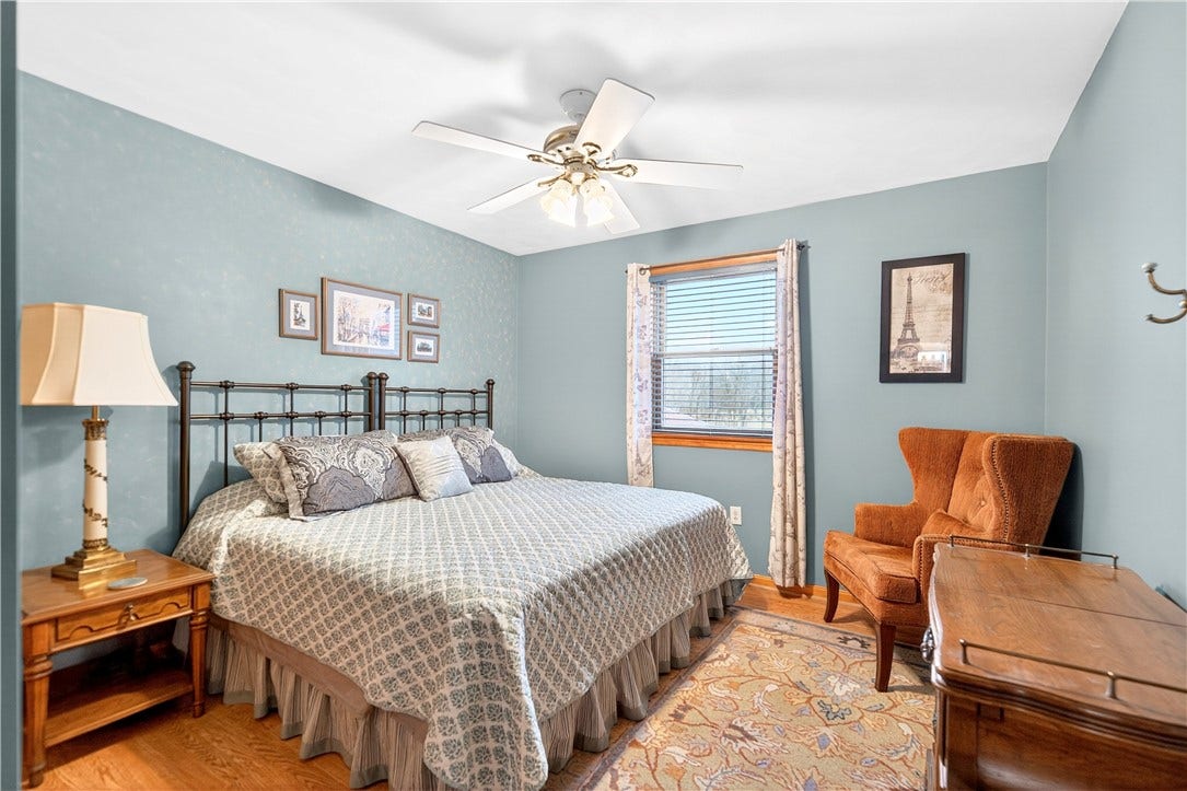 1204 Memorial Blvd, Connellsville, PA 15425