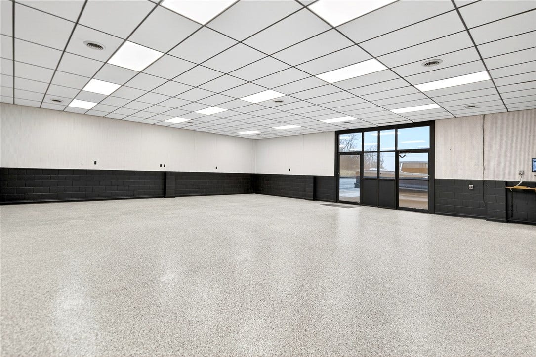 1204 Memorial Blvd, Connellsville, PA 15425