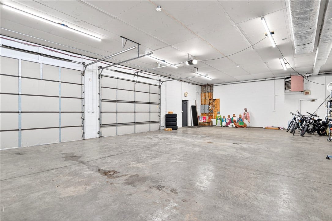 1204 Memorial Blvd, Connellsville, PA 15425