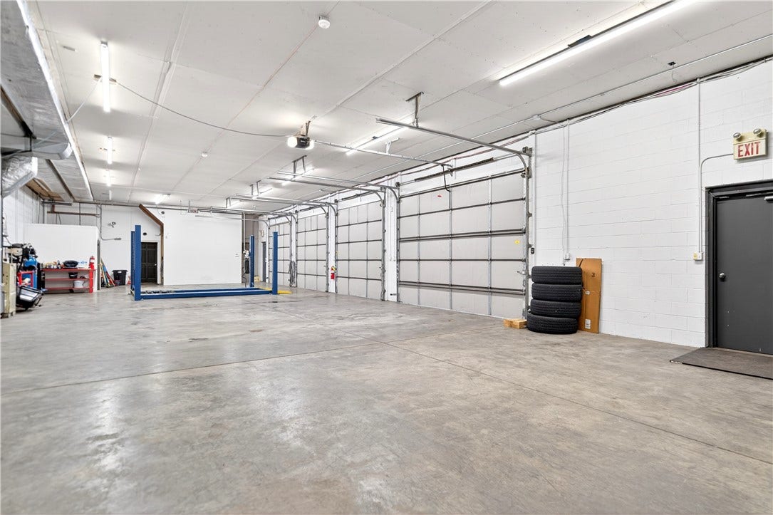 1204 Memorial Blvd, Connellsville, PA 15425